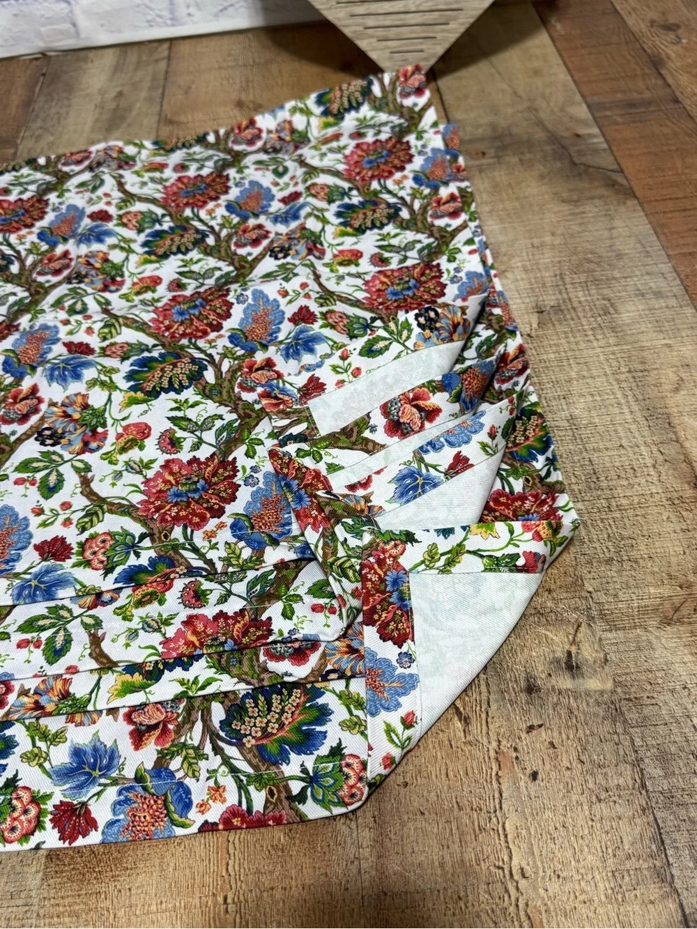 Williams Sonoma Nashville Floral Set of 8 Dinner Napkins 20